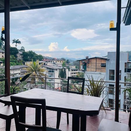 Hotel Izakaya Sakura Kandy Luaran gambar